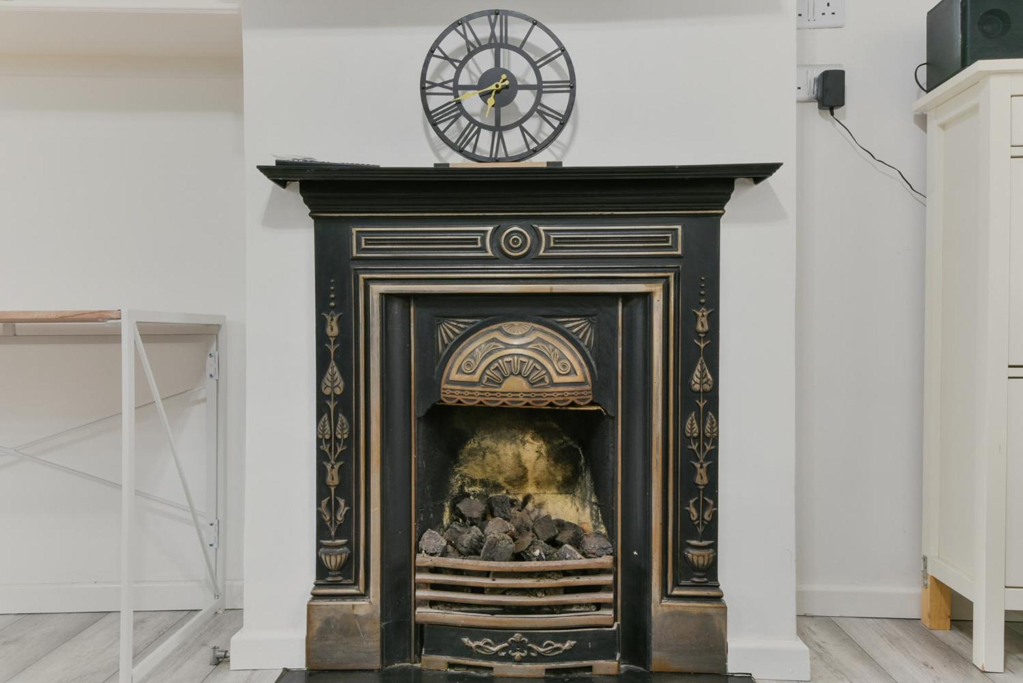 Bromley Serviced Apartments - Beckenham Place Park - London - 2 Bed House - Free Parking - 2 Beds 1 Sofabed Exterior photo