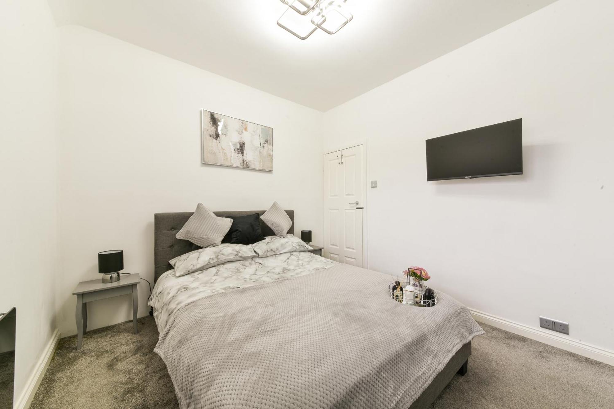 Bromley Serviced Apartments - Beckenham Place Park - London - 2 Bed House - Free Parking - 2 Beds 1 Sofabed Exterior photo