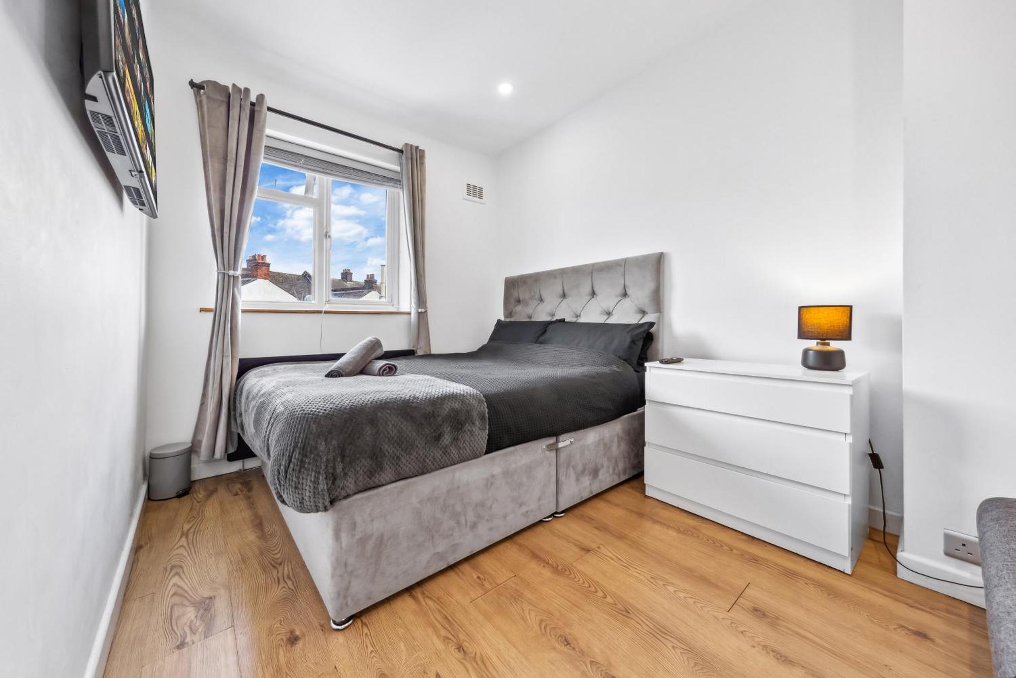 Bromley Serviced Apartments - Beckenham Place Park - London - 2 Bed House - Free Parking - 2 Beds 1 Sofabed Exterior photo