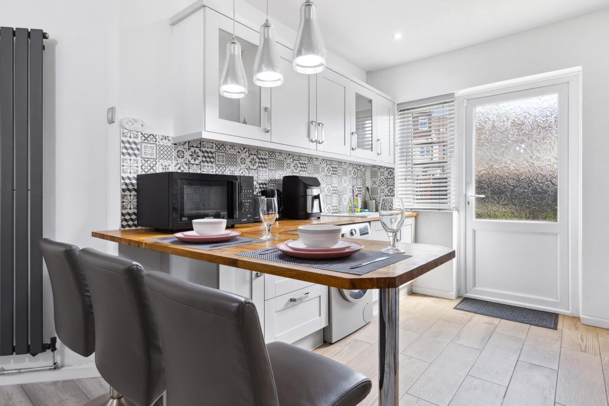 Bromley Serviced Apartments - Beckenham Place Park - London - 2 Bed House - Free Parking - 2 Beds 1 Sofabed Exterior photo