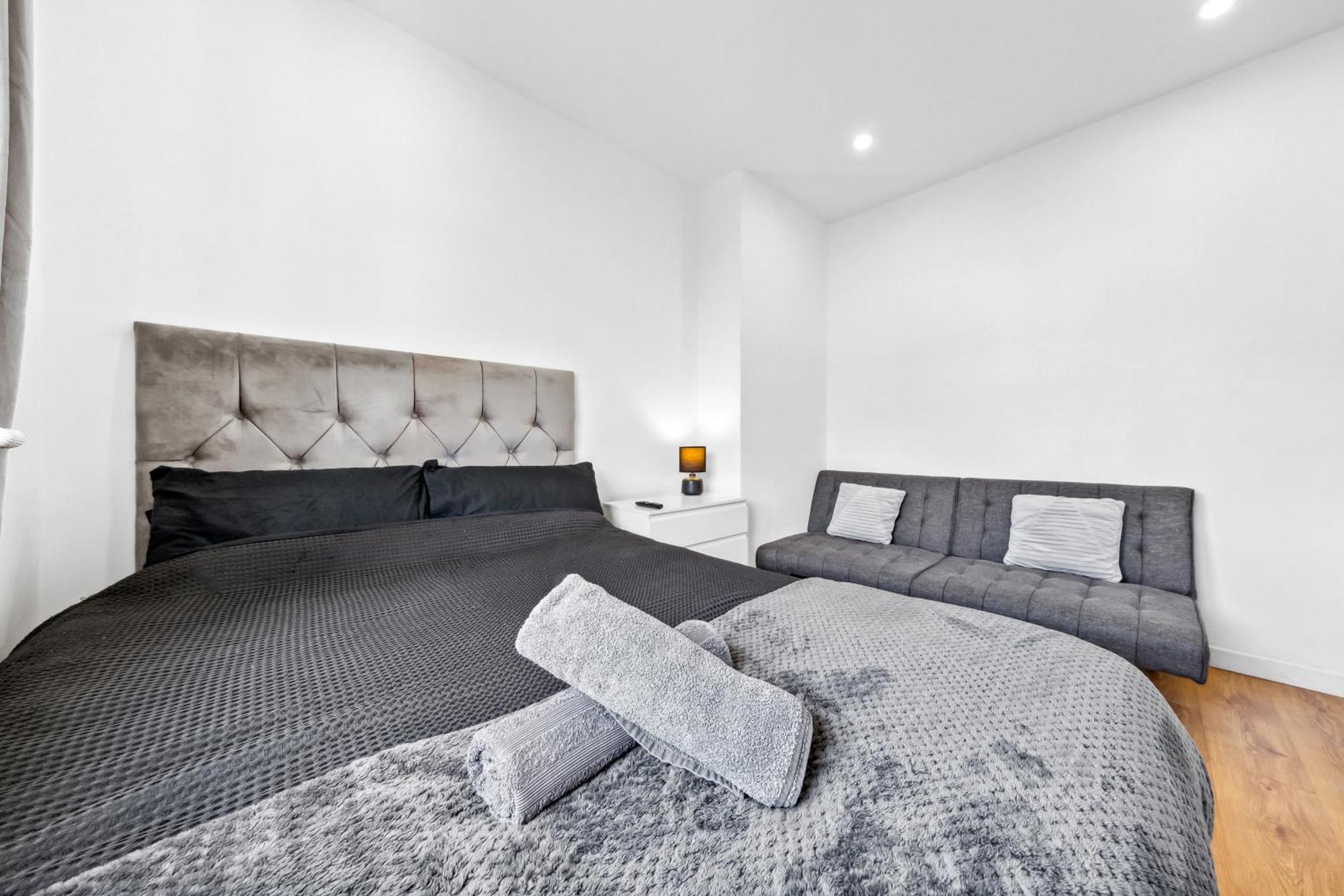Bromley Serviced Apartments - Beckenham Place Park - London - 2 Bed House - Free Parking - 2 Beds 1 Sofabed Exterior photo